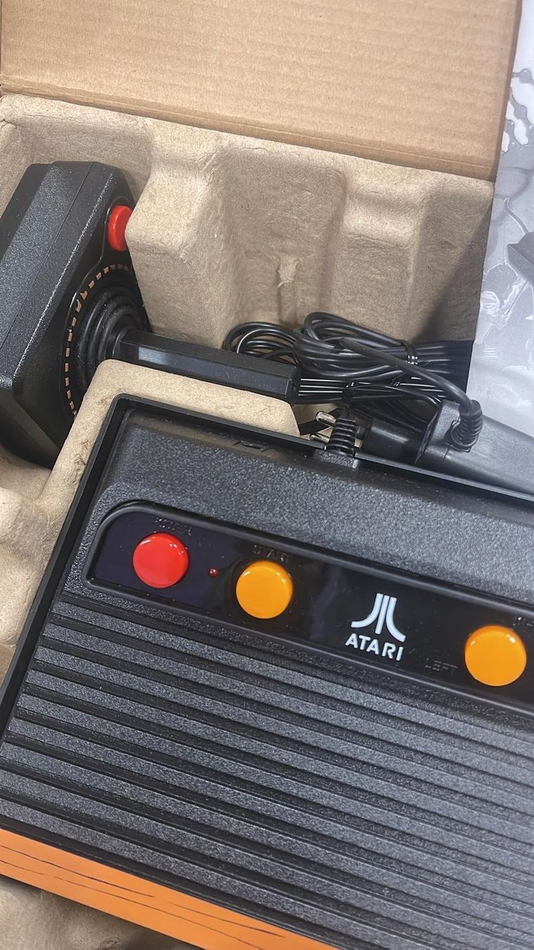 Atari Konsolen: ATARI FLASHBACK 7 CLASSIC GAME CONSOLE – Neu und originalverpackt aus Zürich von  3