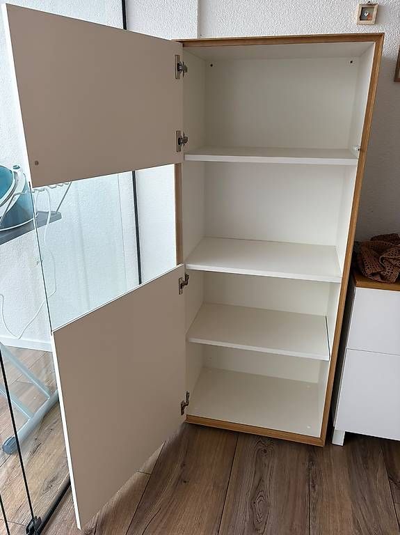 Vitrinen: Vitrine – Gebraucht aus Therwil von Simoliveri 1