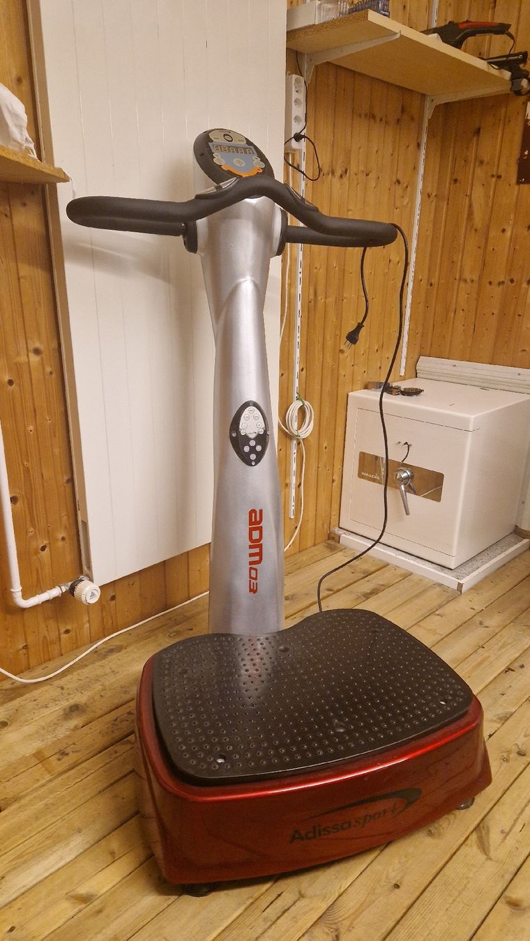 Hometrainer: Adissa Sport ADM03 Vibrationsplatte – Nuovo (secondo la descrizione) da Regensdorf venduto da ine_5yys 2