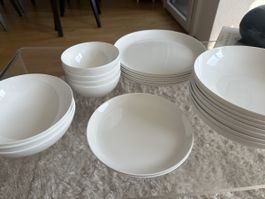 Essgeschirr Porzellan weiss neuwertig