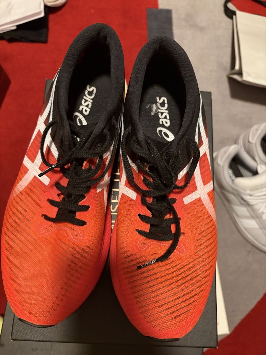 Asics Scarpe da uomo: Asics Laufschuhe – Usato da Oberengstringen venduto da Titina90