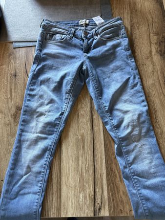 Jean taille 28/30 ONLY bleu léger jamais porté