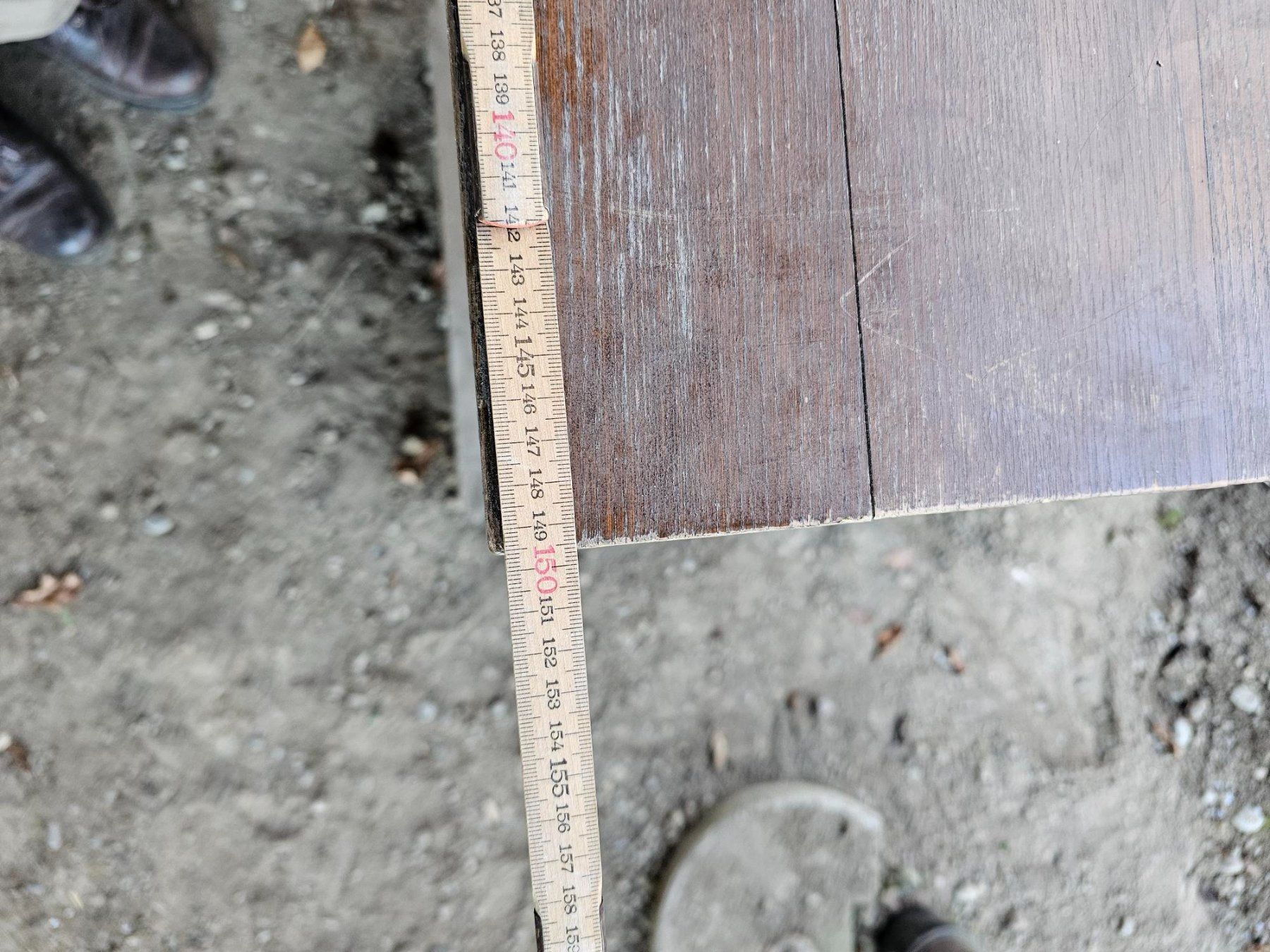 Tavoli: Rustikaler Massivholztisch mit X-Gestell – Usato da Dottikon venduto da Uno06 3