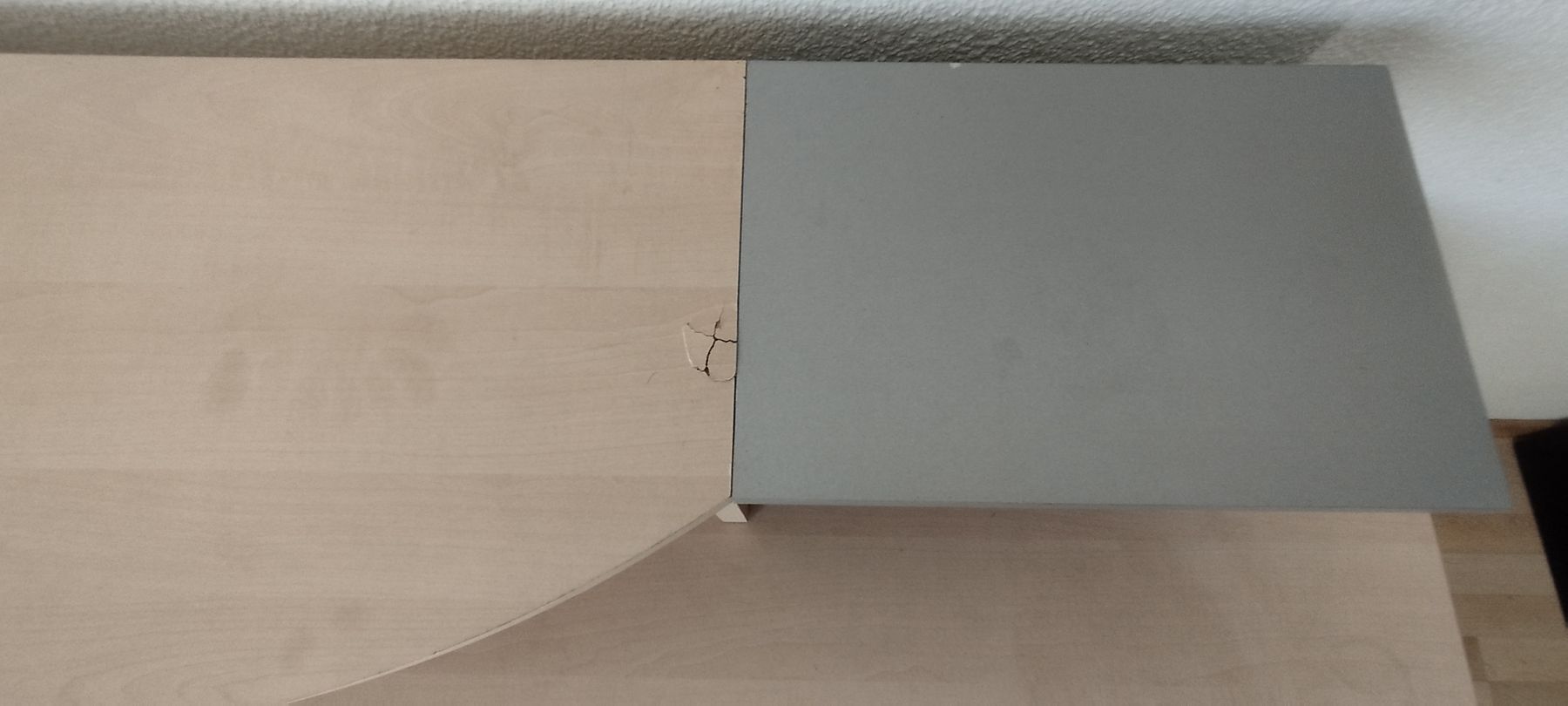 Scrivanie: Büro Tisch – Difettoso da Zuchwil venduto da jsk_mkr6 2