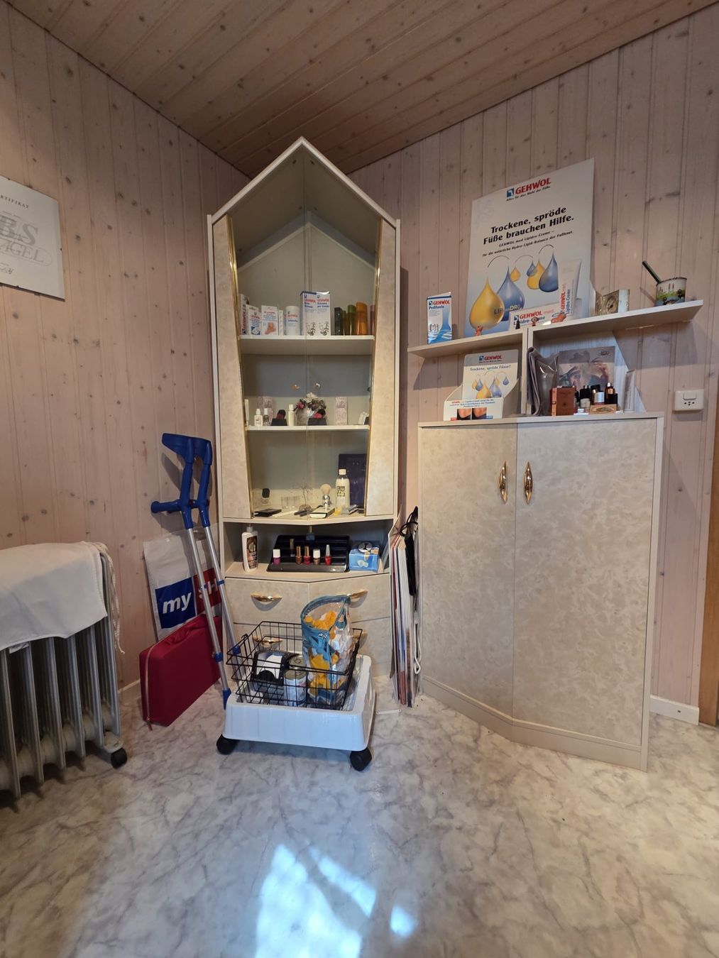 Lettini & sedie per cosmetici: Fusspflege Studio  Komplett – Usato da Derendingen venduto da iven70 2
