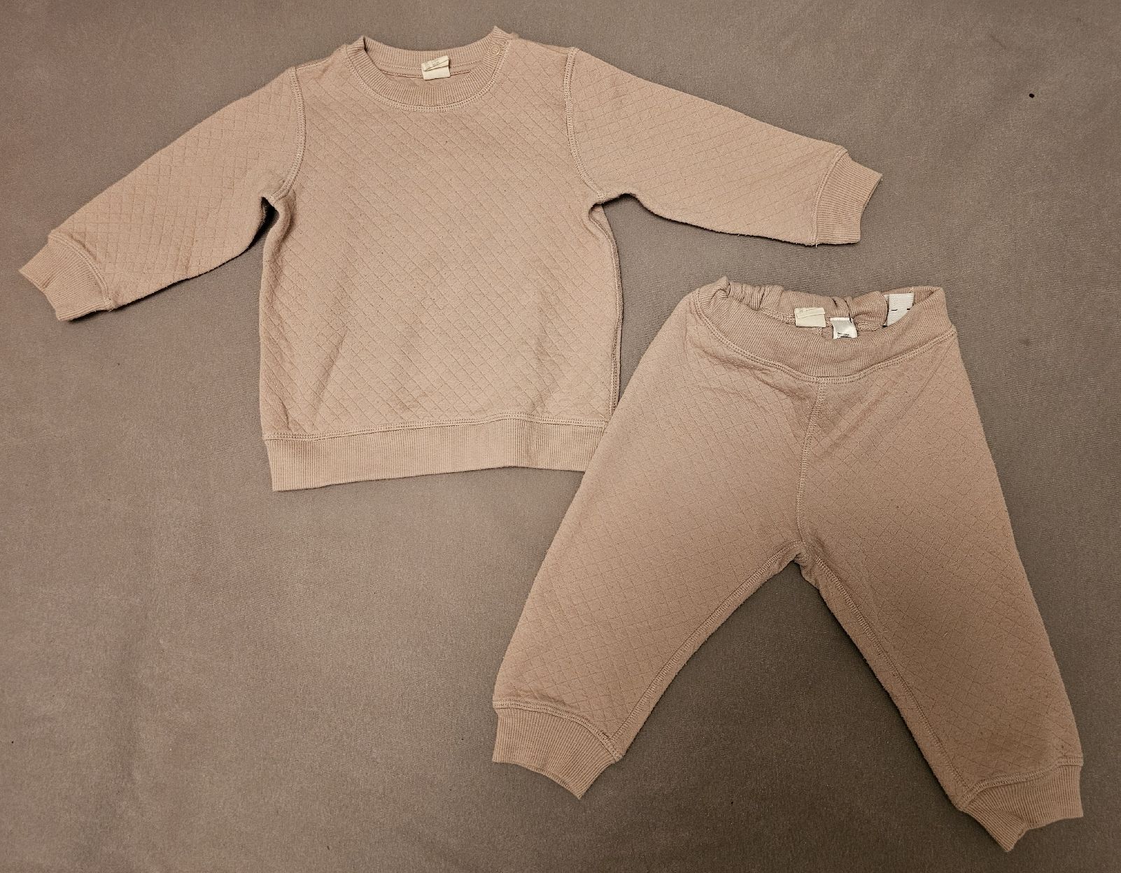 H&M Kleiderpakete & -sets: H&M Trainer Set, Pullover und Hose, rosa, gesteppt, Gr.80 – Gebraucht aus Solothurn von jmarti01