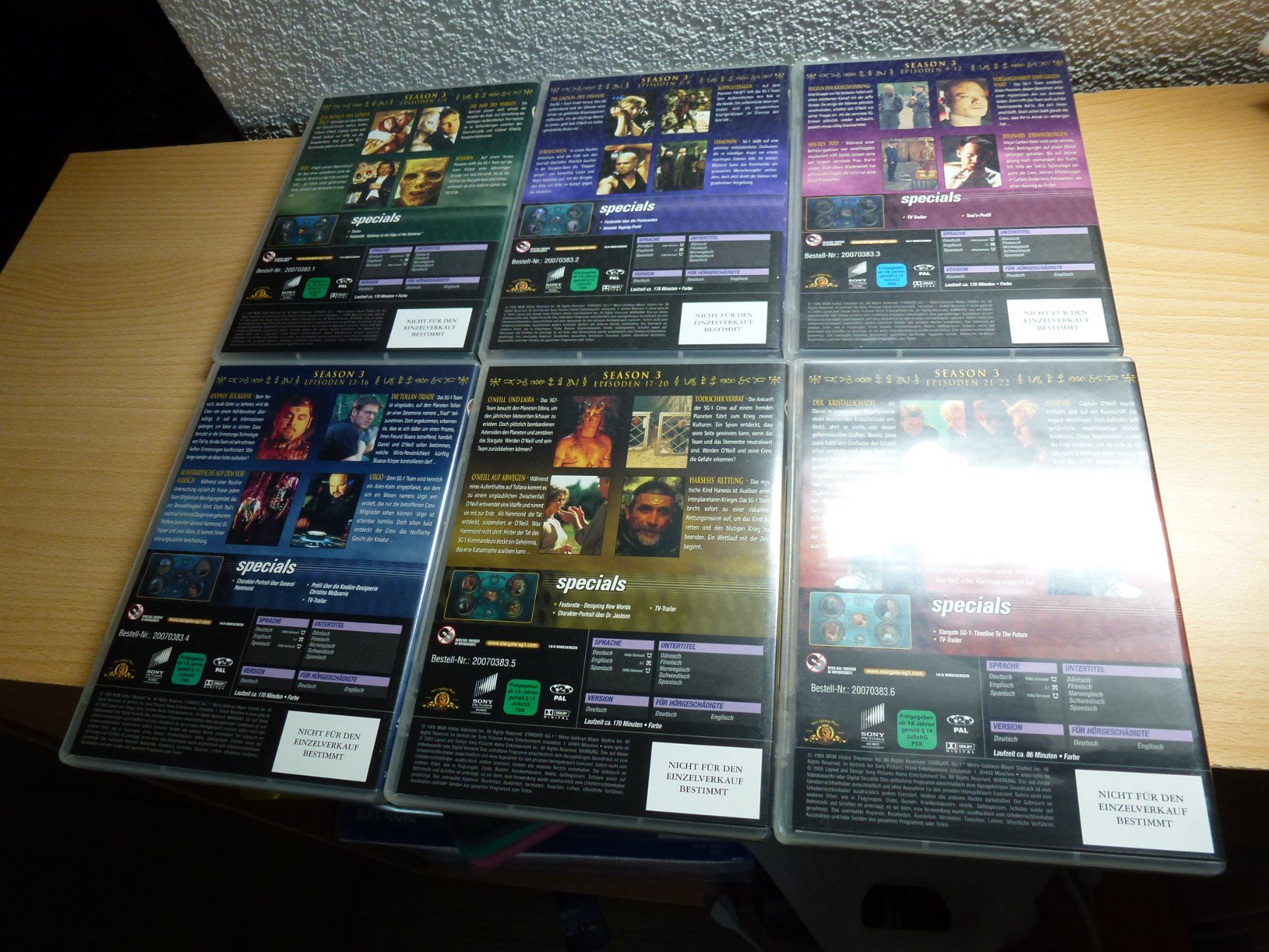 Tutti i DVDs: Stargate Staffel 3 (6DVD) – Usato da Hombrechtikon venduto da Maloev17 4