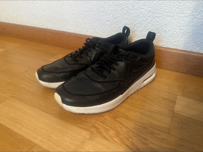 Nike Air Max Thea Gr 40 Echtleder schwarz Kaufen auf Ricardo