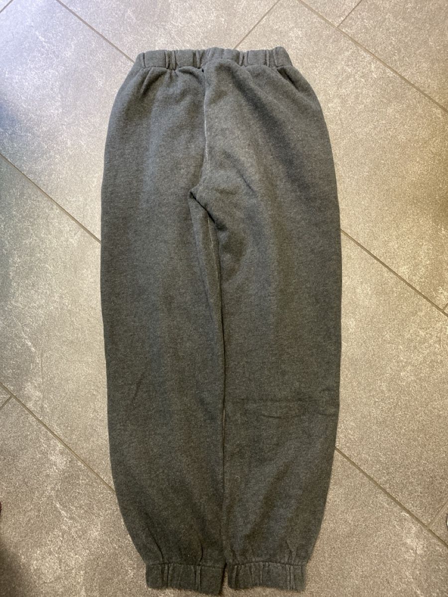 Brandy Melville Pantaloni: Trainerhose anthrazit Brandy & Melville – Usato da Baar venduto da kamasija 1