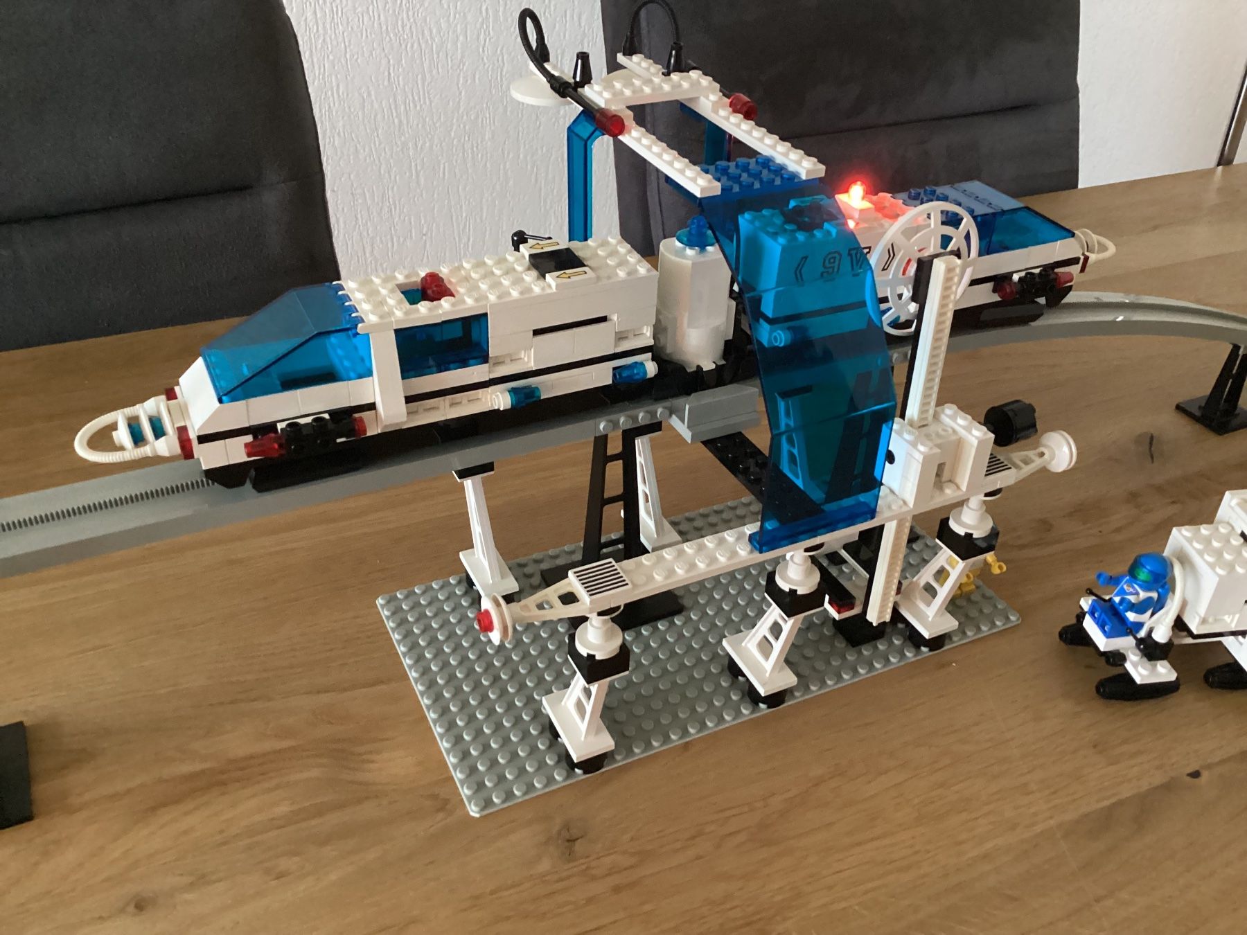 Legoland Baukästen: Lego Space Monorail Bahn mit BA u. OVP + Weichen u. Schienen – Gebraucht aus Flawil von kruemeli02 1