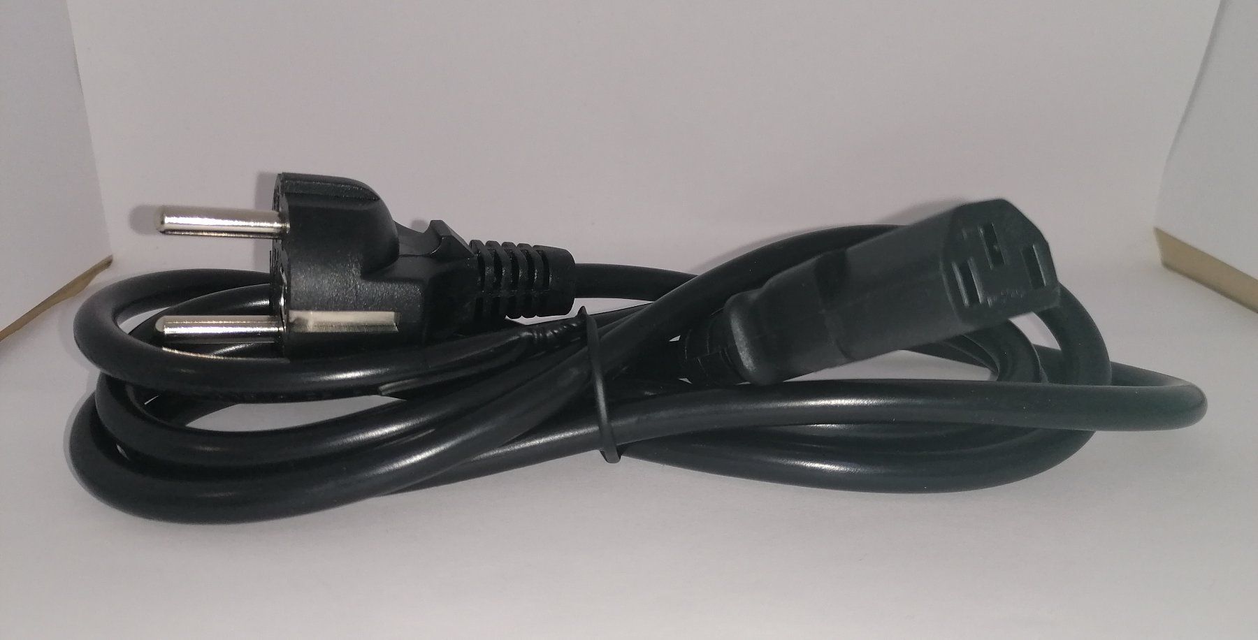 Kabel: Schuko gerade auf C13, Netzkabel, 1.8m , fabrikneu – Neu (gemäss Beschreibung) aus Unterengstringen von Tnovus 1