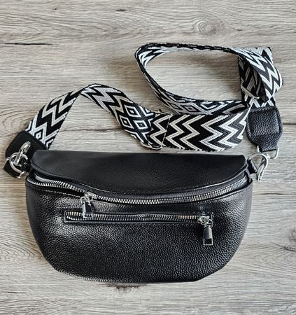Trendige, schwarze Handtasche, neu!