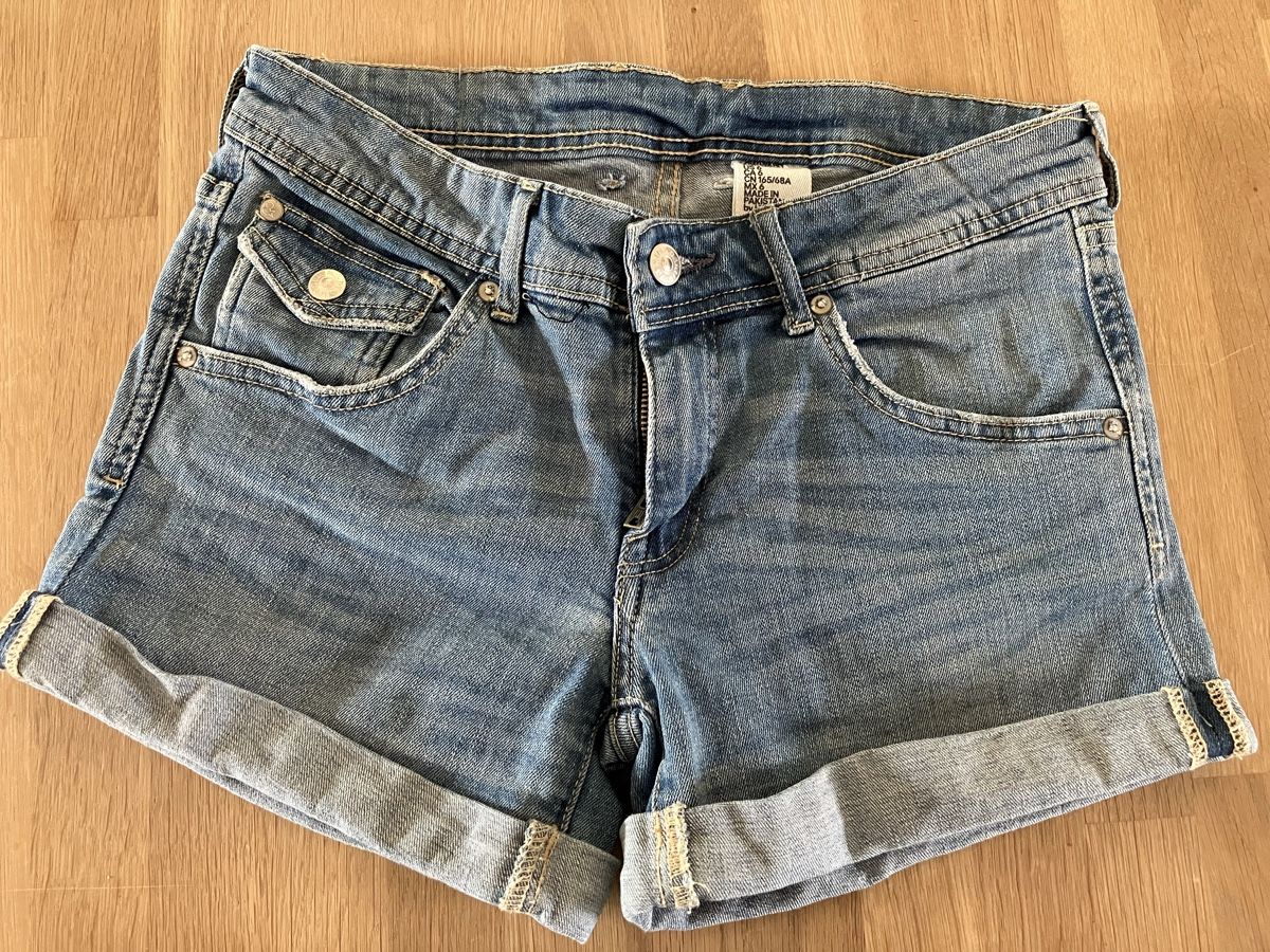 H&M Pantaloni: Short en jeans H&M – Usato da Epalinges venduto da Tosca20