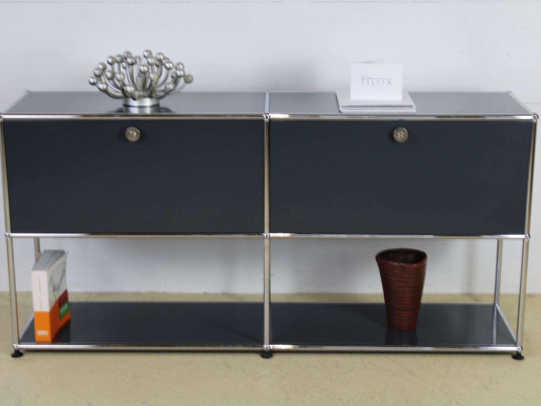 USM Kommoden: USM Haller Sideboard | Anthrazitgrau | Neuwertig – Gebraucht aus Meinisberg von atelier_TILIJA 9