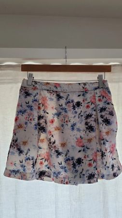 Sommerlicher Hosenrock mit Blumenmuster, Top!
