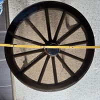 Salontisch Wagenrad mit Glasplatte