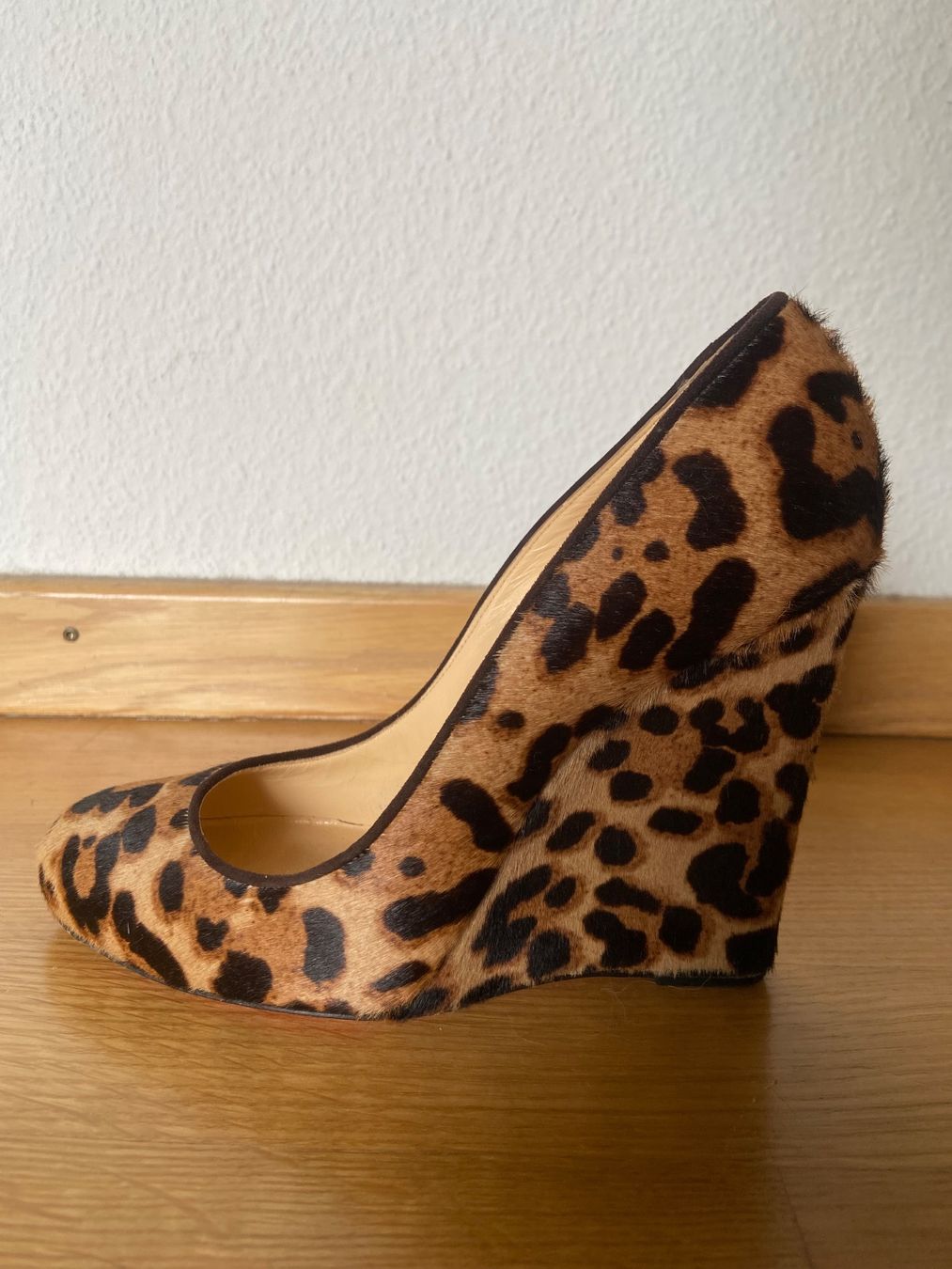 Christian Louboutin Scarpe da donna: Louboutin Leopard Wedges Grösse 38 – Usato da Basel venduto da lafleur2663