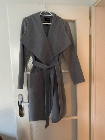 Forever New Mantel Gr.40 (Belted Coat)