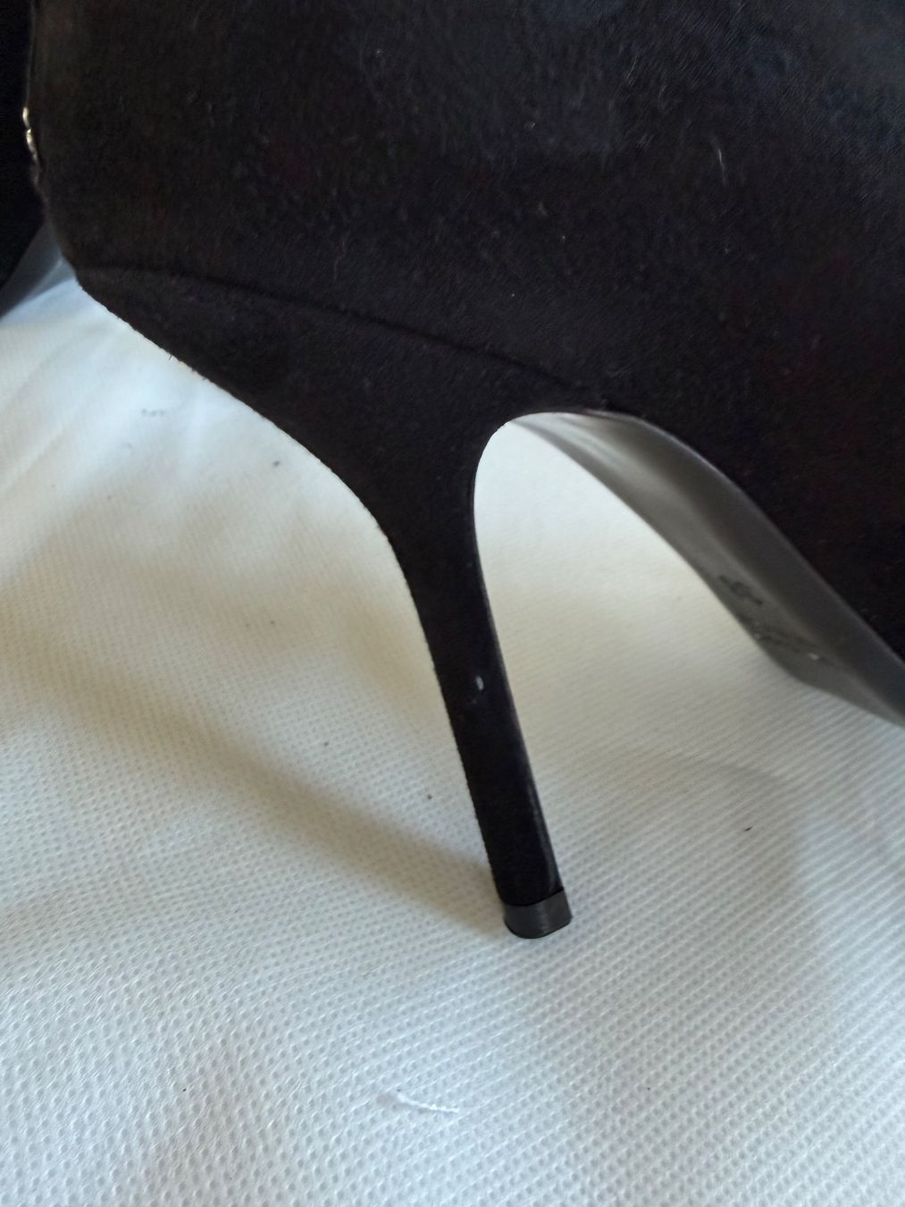 Scarpe da donna: Bottines en daim noir avec deux fermetures éclairs – Usato da Vernier venduto da ley_yqh9 2