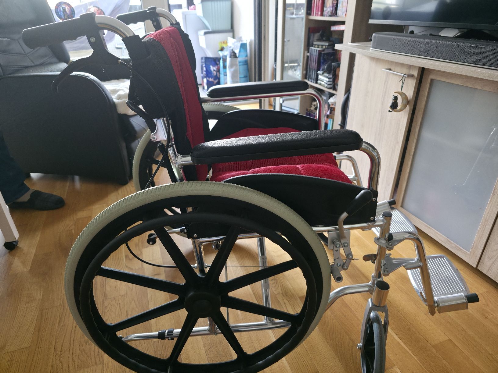 Chaises roulantes: Fauteuil roulant  – Neuf (Voir description) à Monthey par per_d9wg 2