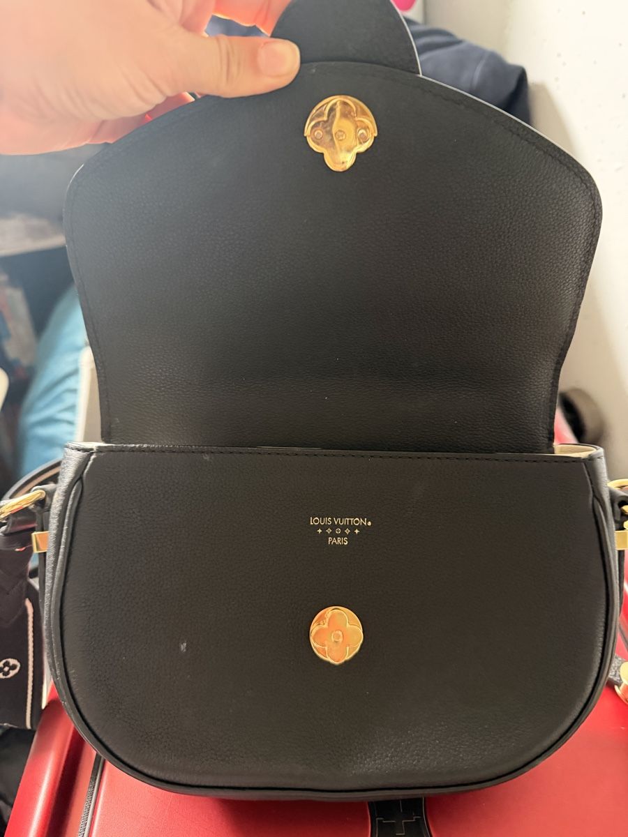 Louis Vuitton Borse da donna: Original LV Bag – Nuovo (secondo la descrizione) da Basel venduto da car_2w8b