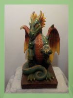 Drachenfigur mit Glasobjekt Sitzfigur 50 cm Höhe neu
