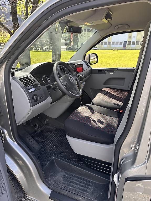 Automobili: VW T5 9 posti – Usato da S. Antonino venduto da eng_c5pp 2