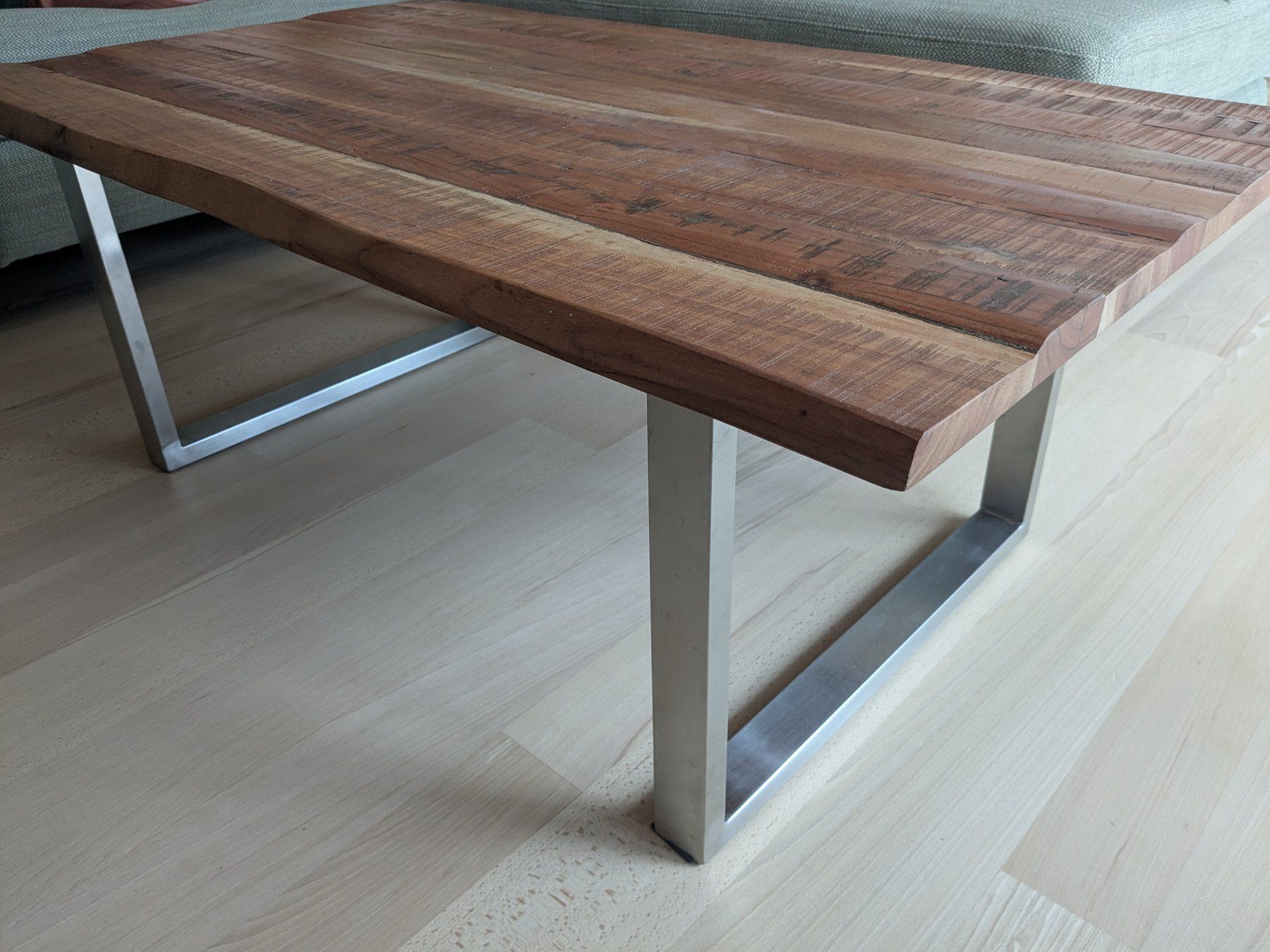 Tische: Couchtisch Massivholz – Gebraucht aus Horw von smeili_1