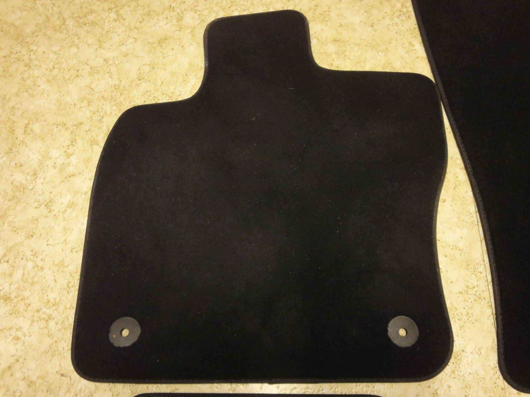 VW Tappeti & Tappetini: Original VW Fussmatten Set  Teppich – Usato da Schmitten FR venduto da Granddixence 2