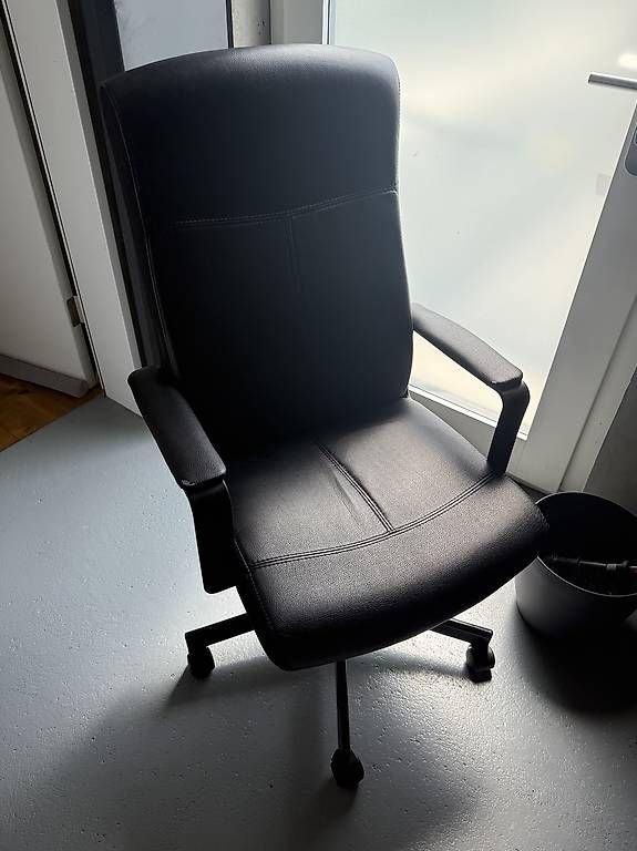 Sedie: Bürostuhl mit Gebrauchsspuren – Usato da Laufen venduto da car_2fnm