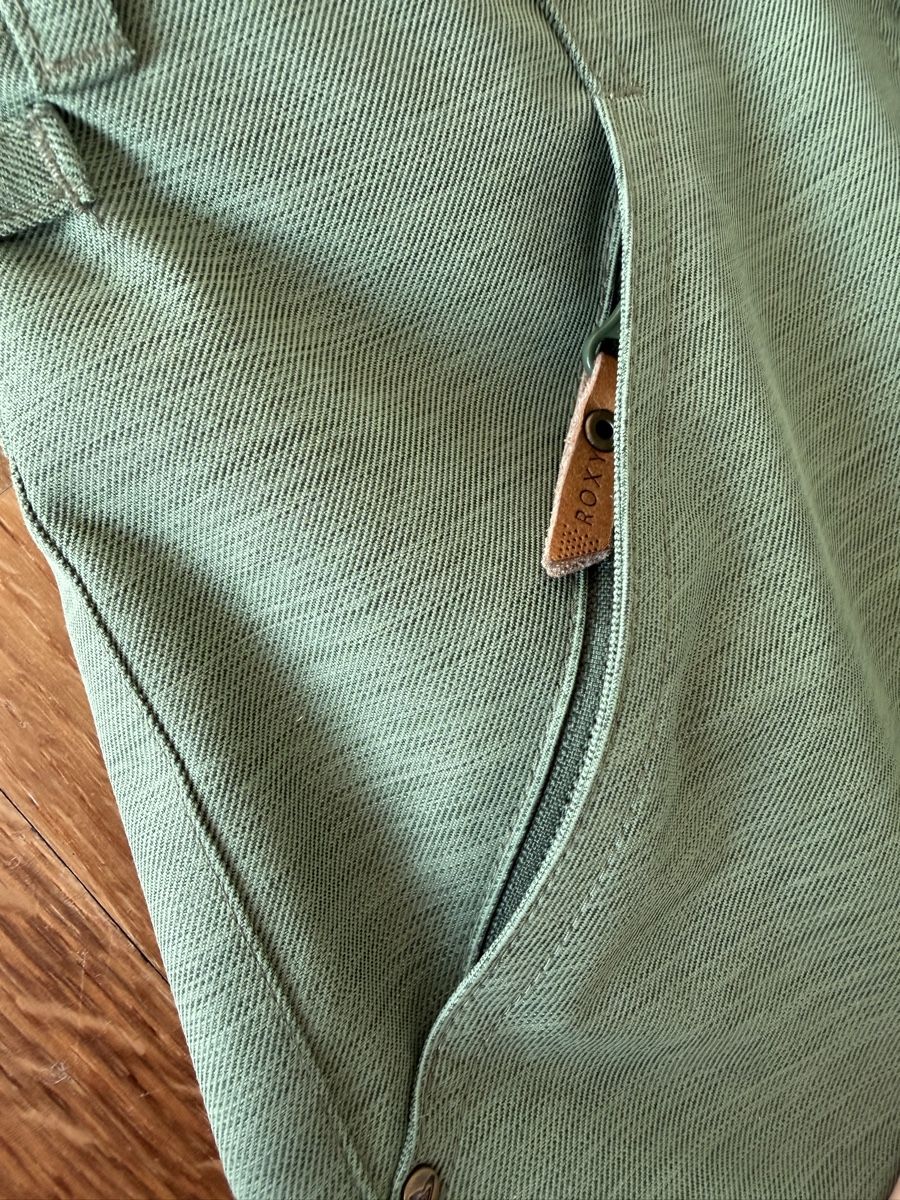 Roxy Pantaloni: Grüne Skihose von Roxy – Usato da Heitenried venduto da Tannenbaum25 4