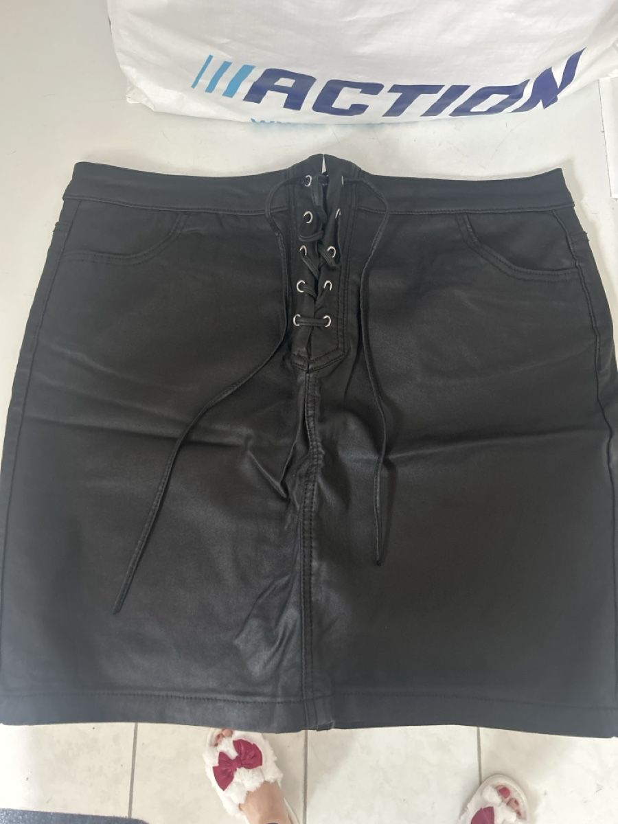 Zalando Gonne: Gonna similpelle nera stringata - Taglia 46 Perfetta! – Nuovo (secondo la descrizione) da Contone venduto da joj_y86r