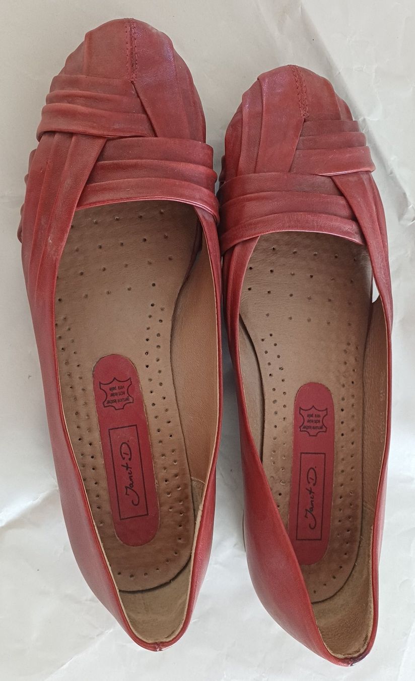 Chaussures femmes: ROTE SCHUHE  Janet D,  Grösse 5 – Neuf (Voir description) à Reinach AG par vier-pfoten 1