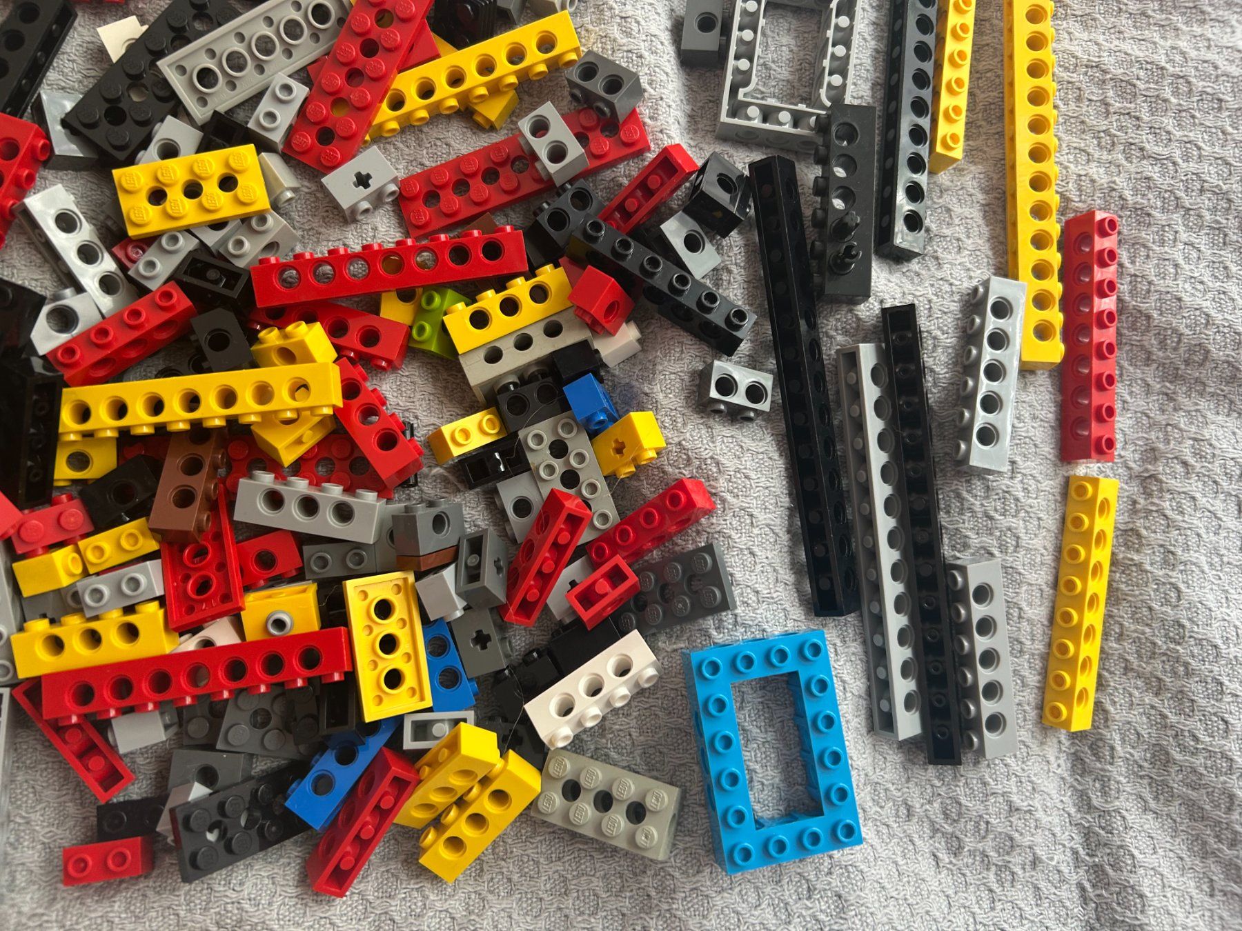Lego Jouets: 240 Gramm gerade Lego Technik Lochbalken – D'occasion à Volketswil par Daniel68ernst 4