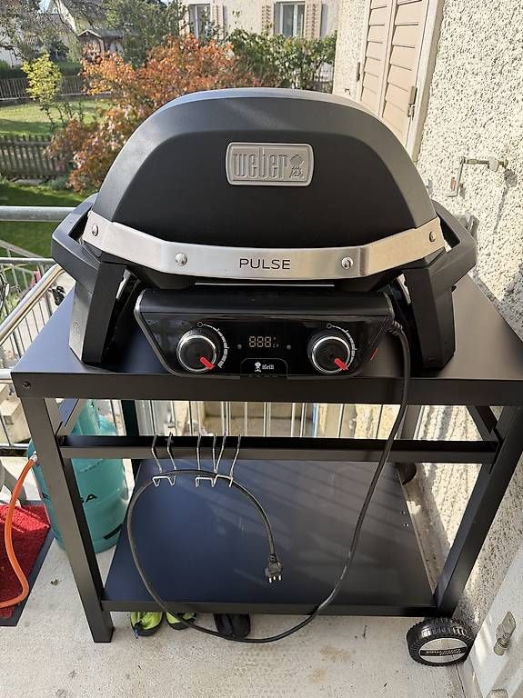 Griglie: Elektrogrill Weber Pulse 2000 inkl Tisch – Usato da Romanshorn venduto da Swarolin1988