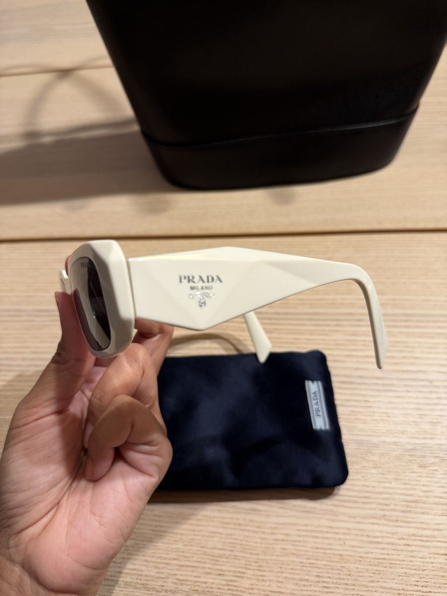 Prada Brillen & Gläser: Prada sunglasses  – Gebraucht aus Luzern von rec_8srh 1