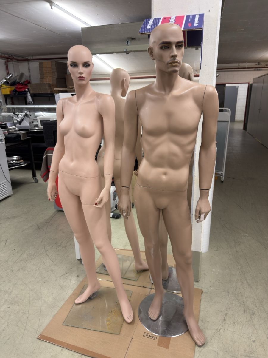 Altro in Decorazioni & Accessori: Schaufenster Puppen – Usato da Zuzwil SG venduto da Pomy