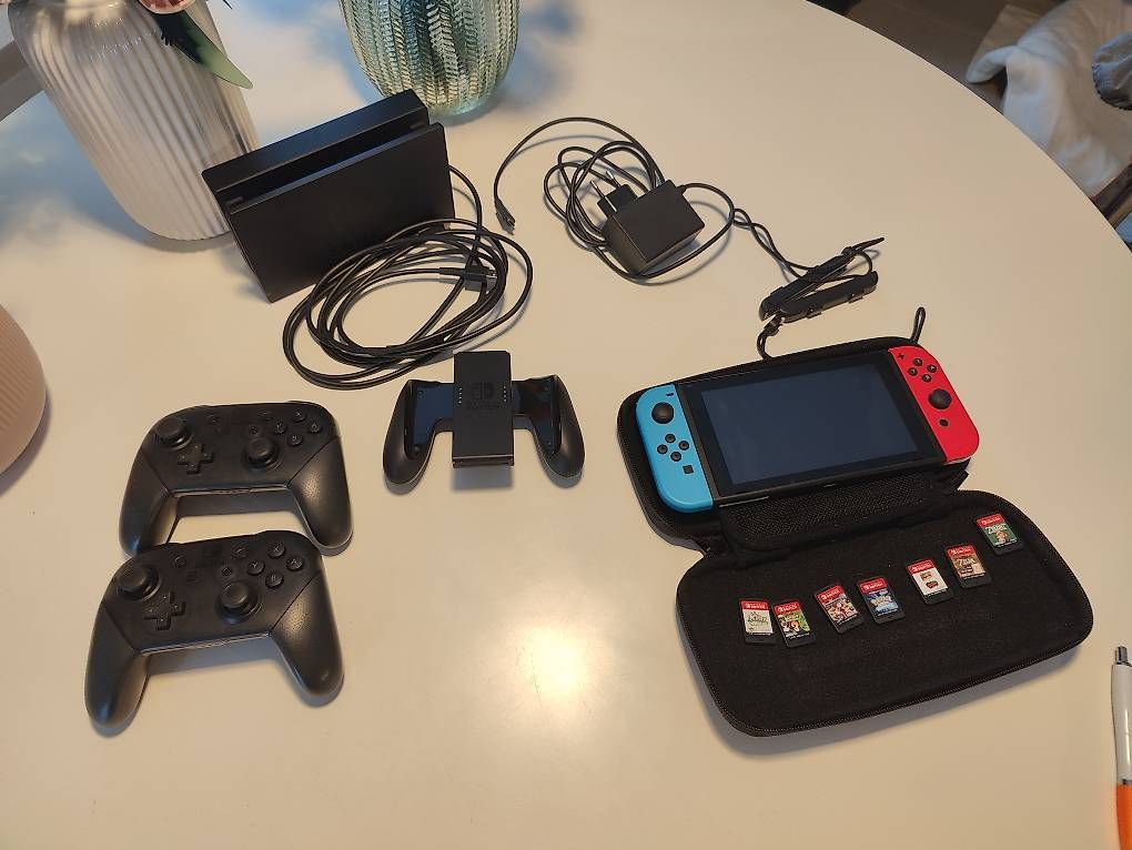 Console: Switch +7 jeux + manettes pro  – Usato da Poliez-Pittet venduto da arn_z9yk