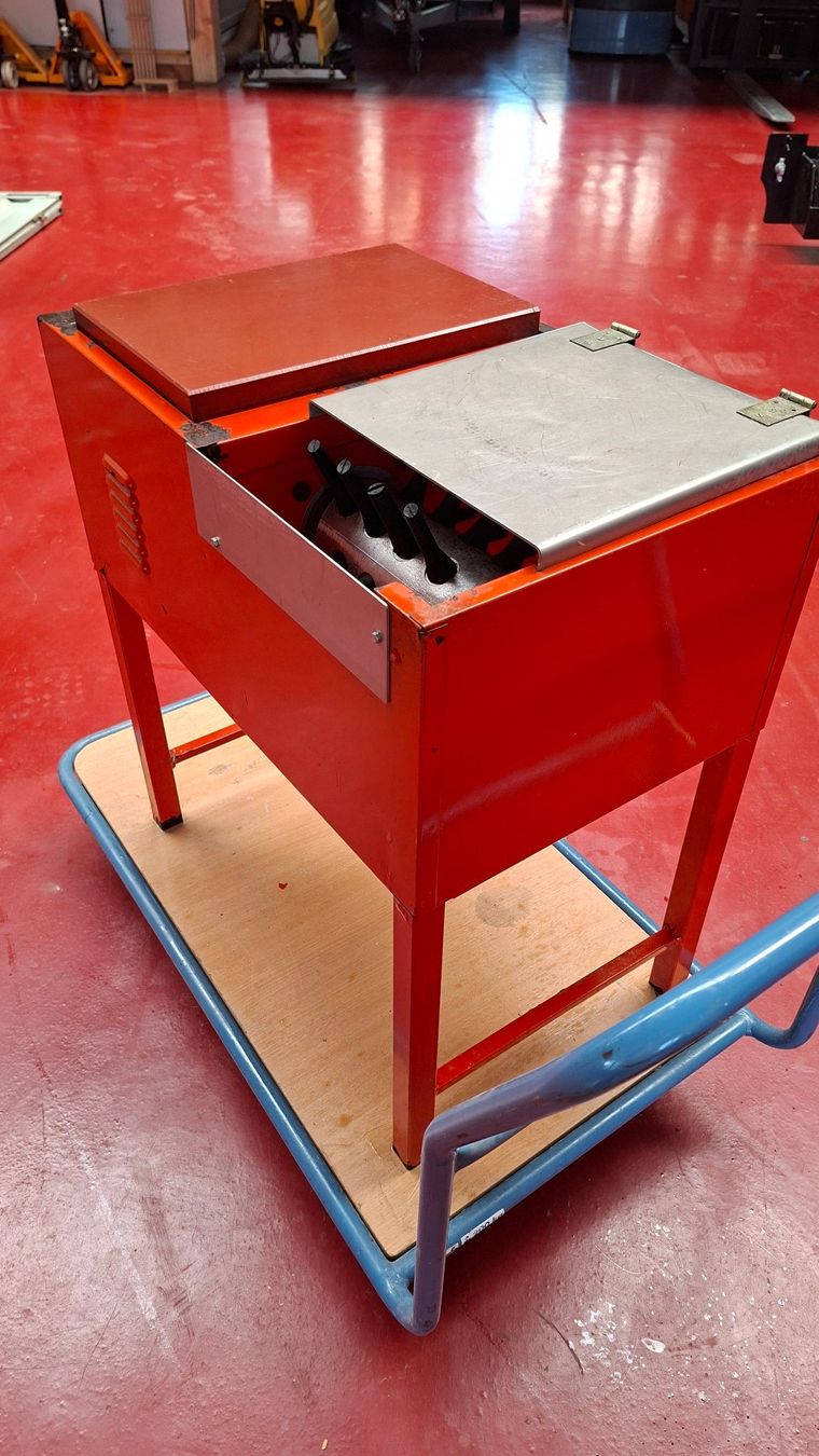 Toutes les machines: Geflügel Rupfmaschine – D'occasion à Wilen b. Wil par Kuss03 1