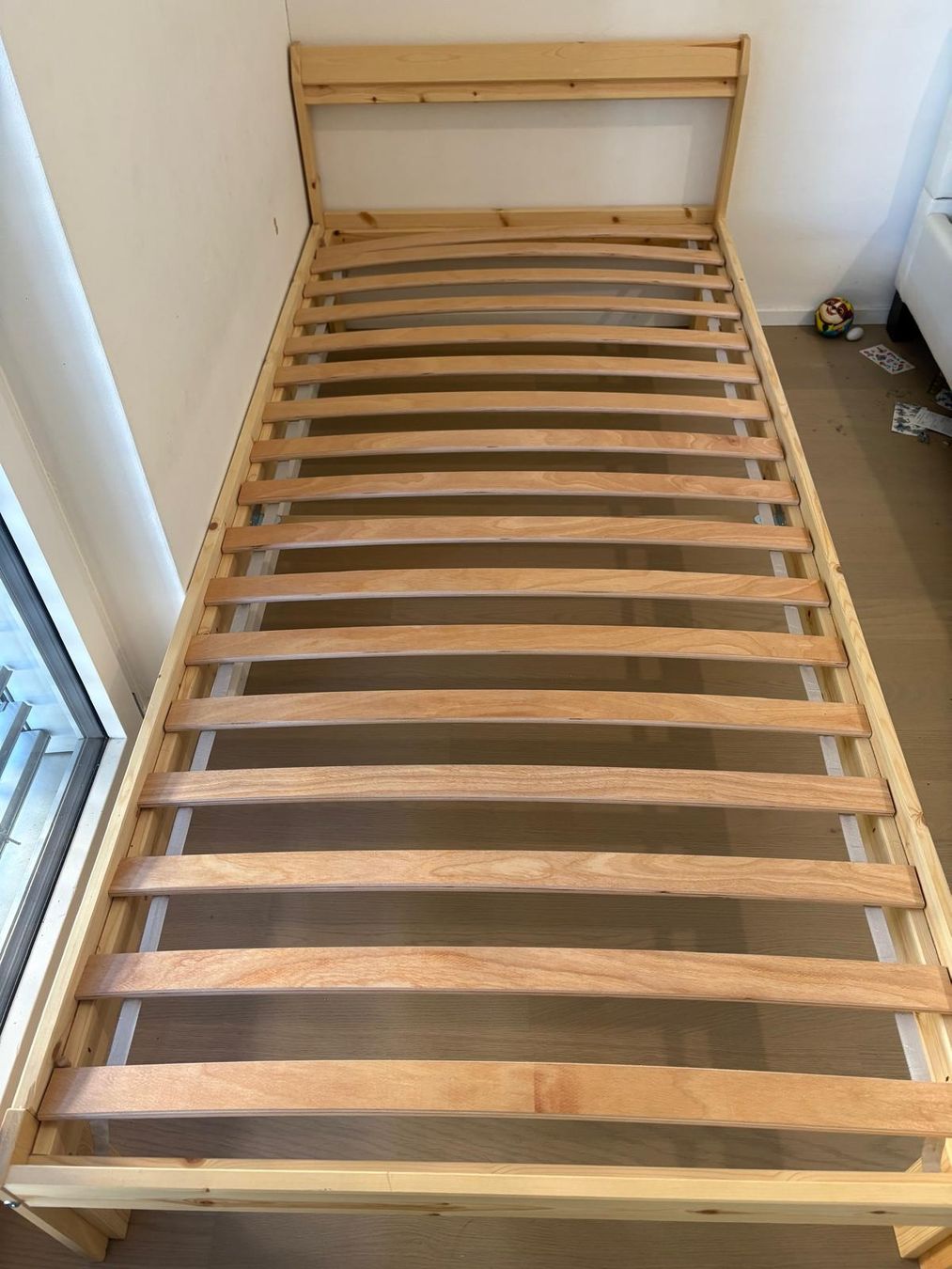 Ikea Sommiers: Single bed frame pine wood with slatted base good condition – Neuf (Voir description) à Zürich par dha_t9vq 1