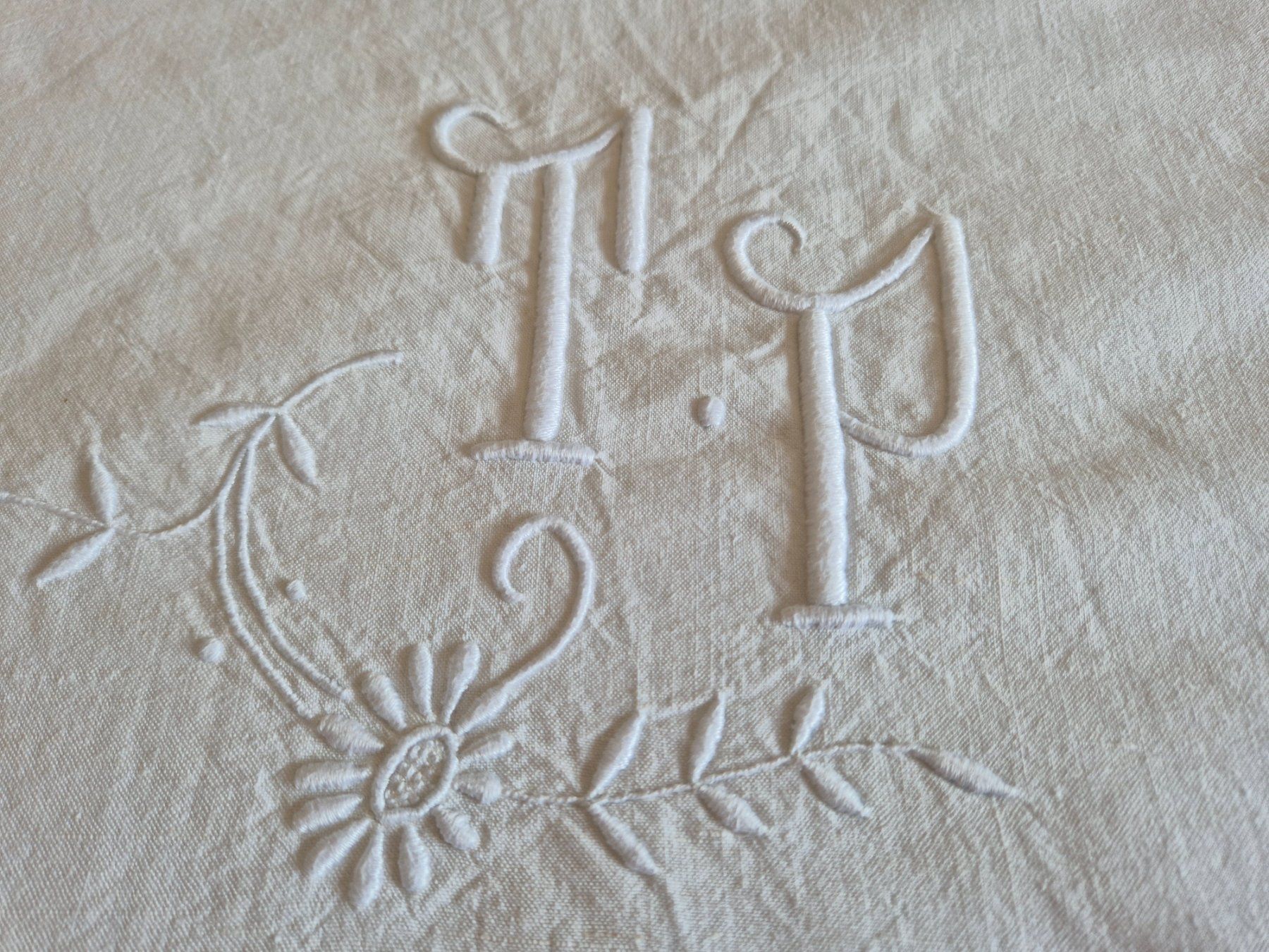 Linge de lit: Leintuch Monogramm TP bestickt, 300x205 cm – D'occasion à Bern par aronari