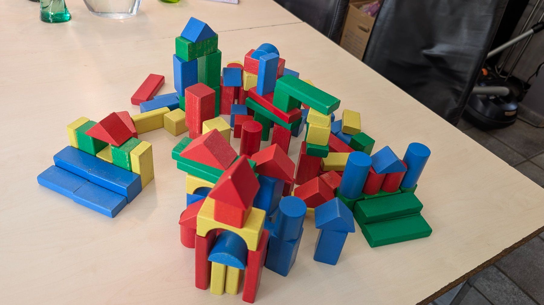 Giocattoli: Holzbausteine-Box 118 Teile – Usato da Frauenfeld venduto da bea_h8z8 1
