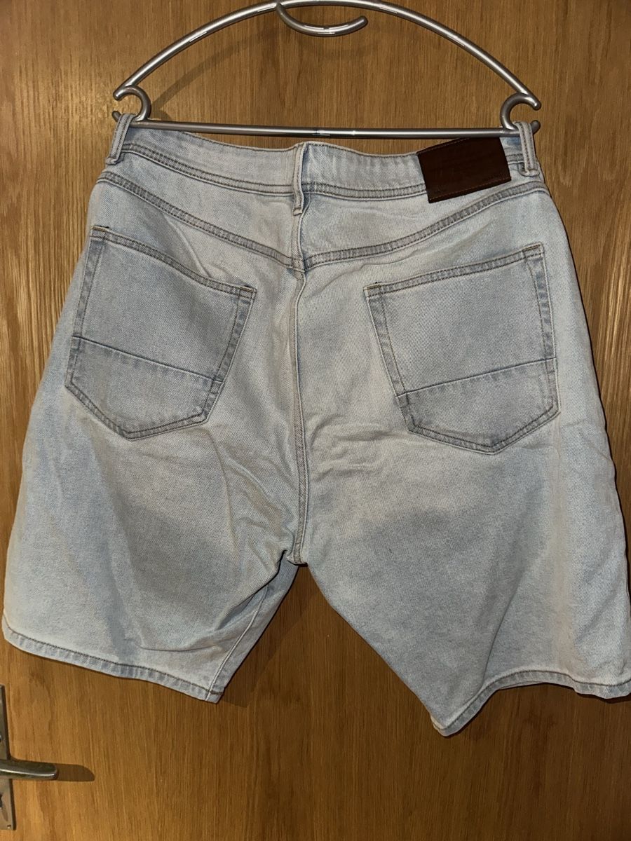 Zara Jeans: Jeans Shorts Zara - Grösse 44 – Usato da Bazenheid venduto da mrslvtdc 1