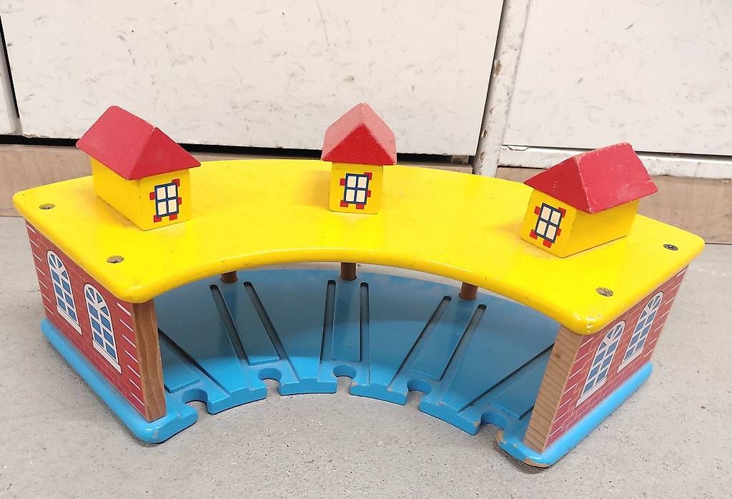 Giocattoli: Grosse Kiste voll Briobahn – Usato da Wolfhausen venduto da Cospi 2
