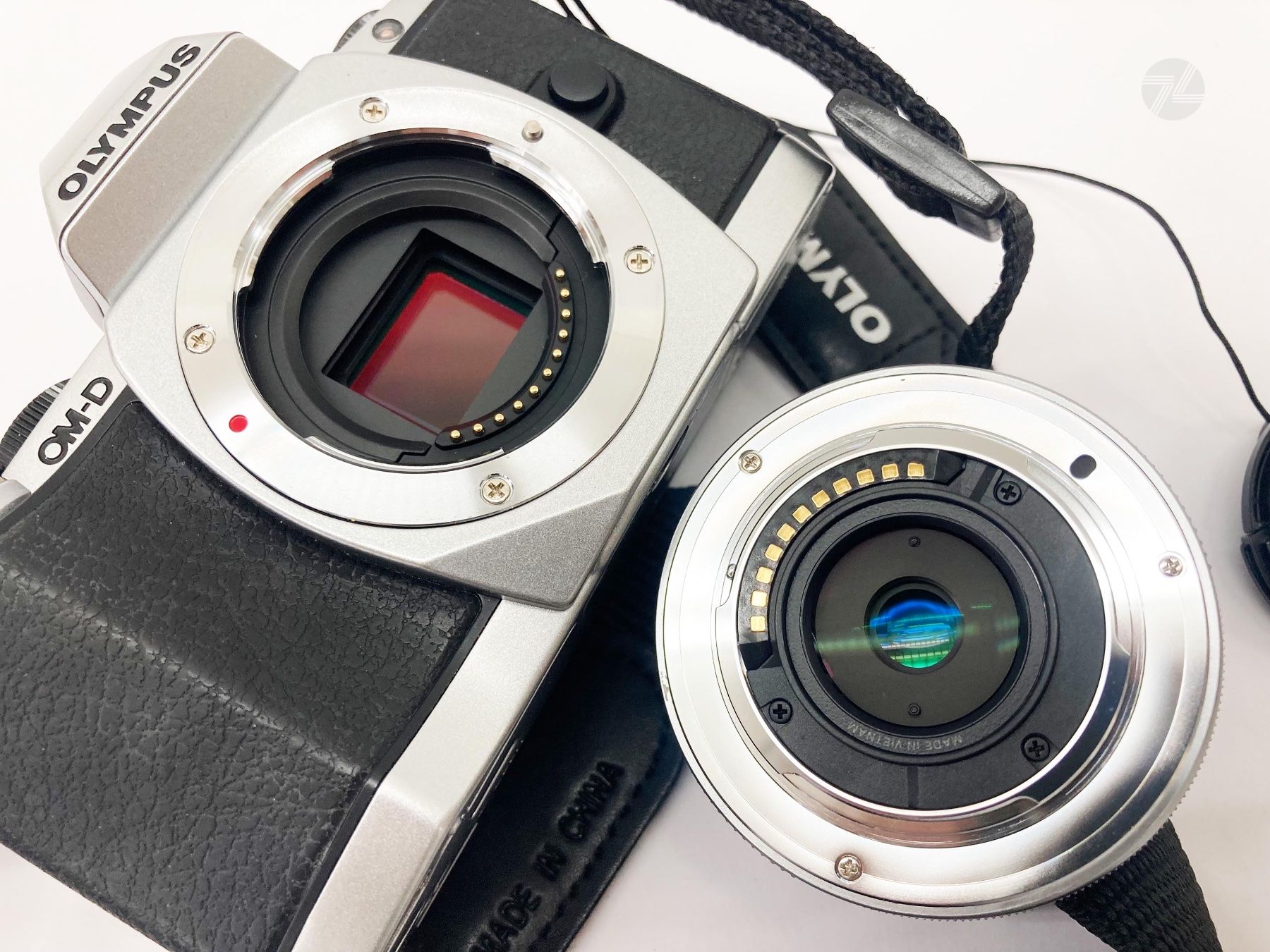 Olympus Fotocamera: Olympus OM-D E-M10 Systemkamera Digitalkamera + Zubehör – Usato da Wetzikon ZH venduto da cyan74 9