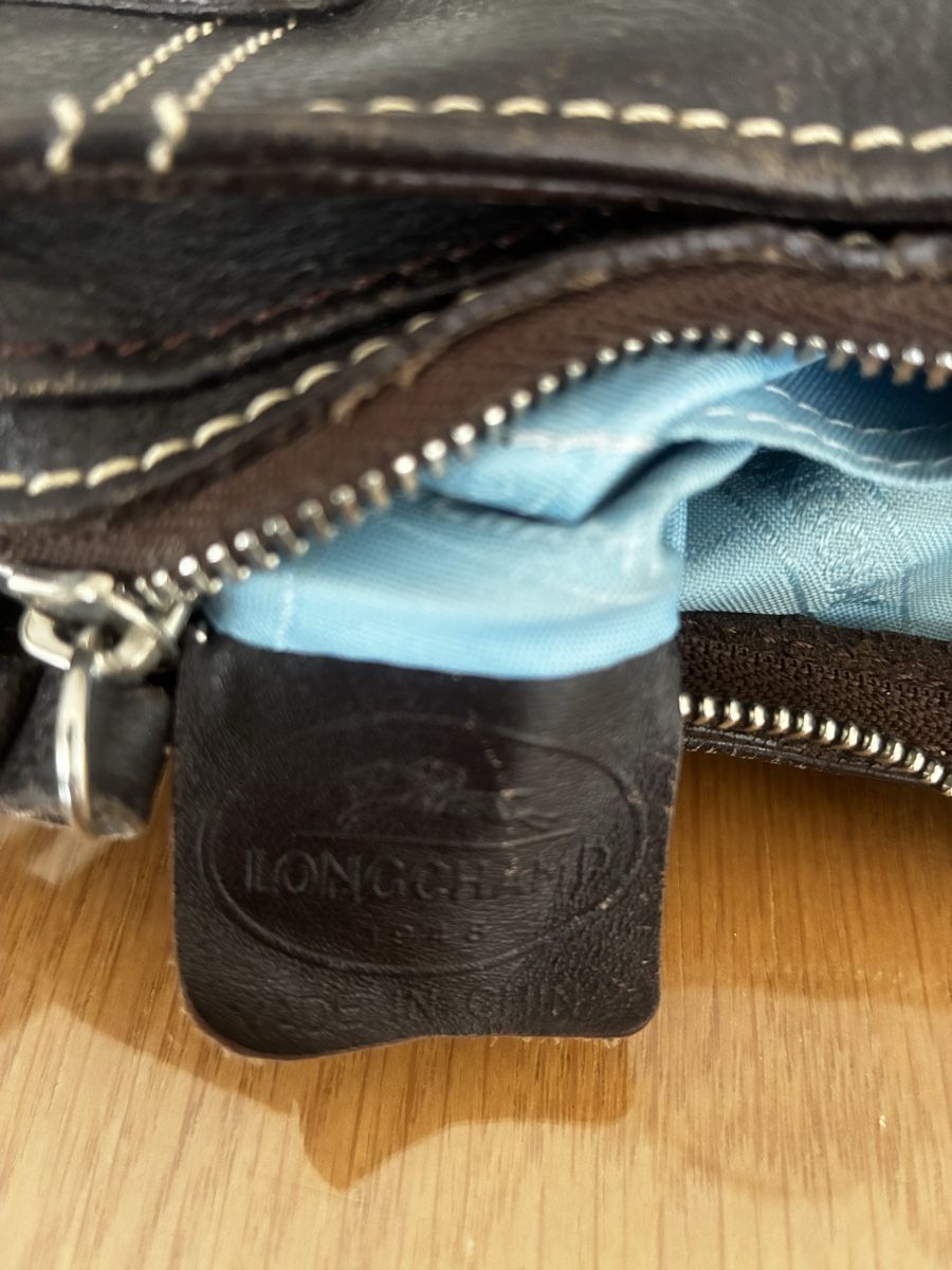 Longchamp Sacs femmes: Sac Longchamp cuir noir état d'usage – D'occasion à Aigle par Raphael1814 7