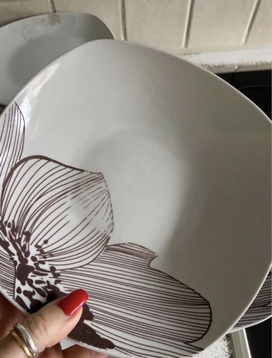 Set di piatti: Teller Set quadratisch Blumenmuster weiss gebraucht – Usato da Dielsdorf venduto da Ale_Cop