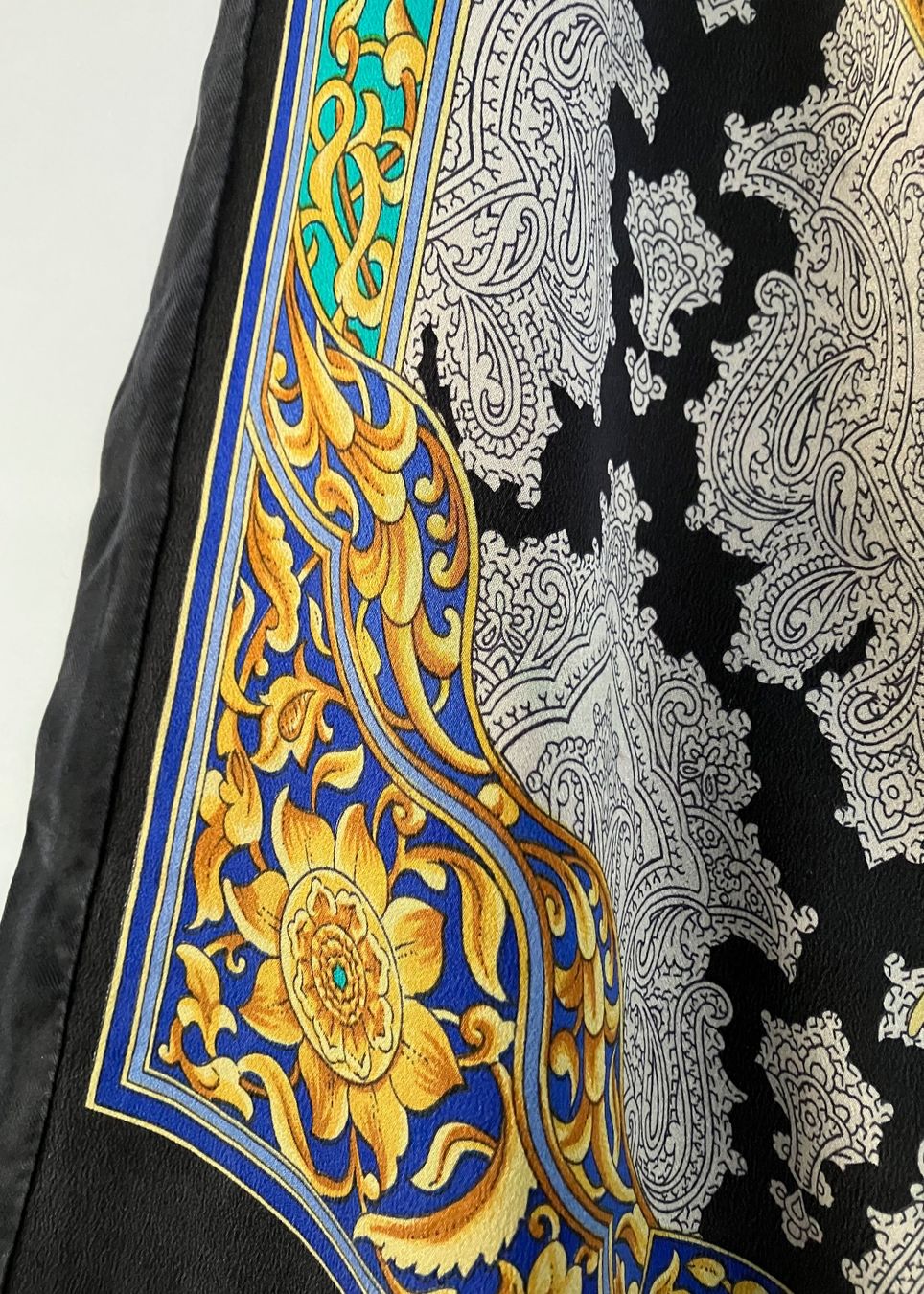 Versace Foulard & Sciarpe: Atelier Versace Seide Schal – Usato da Unterägeri venduto da Jutka_04 6