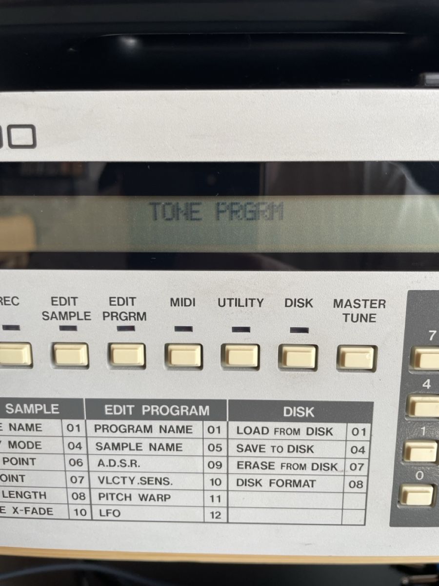 Akai Instruments de musique: Akai S900 mit Disketten – D'occasion à Selzach par adr_8mst 2