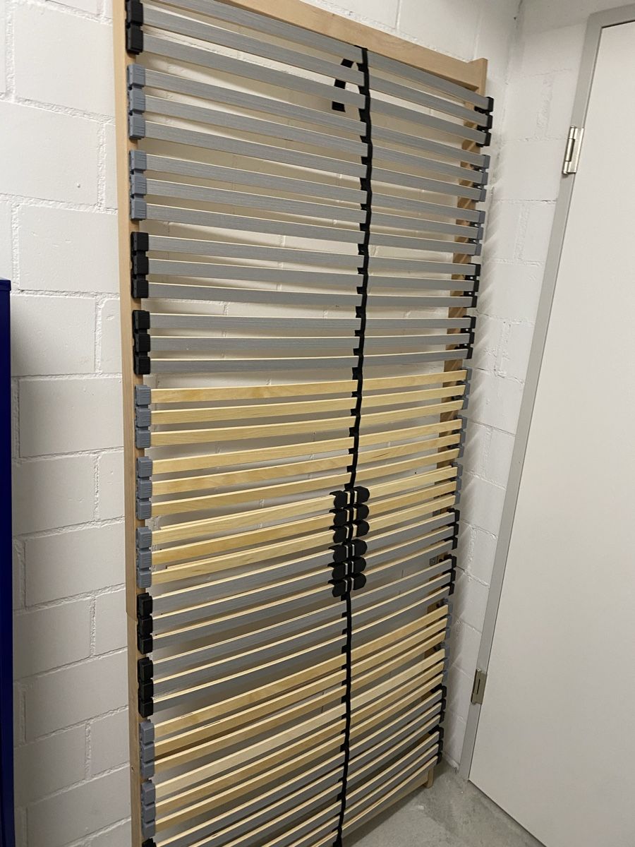 Lattenroste: einfacher Lattenrost 195x90cm – Gebraucht aus Seewen SZ von shaky01